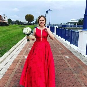 Sherri Hill prom dress. Size 10 on tag, fits like a 6.